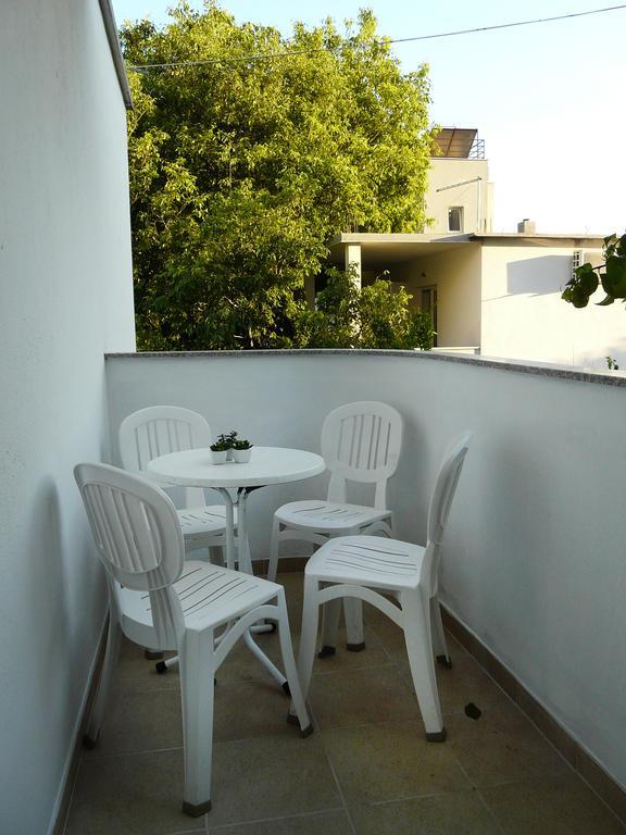 Apartment Luna Дрвеник Стая снимка