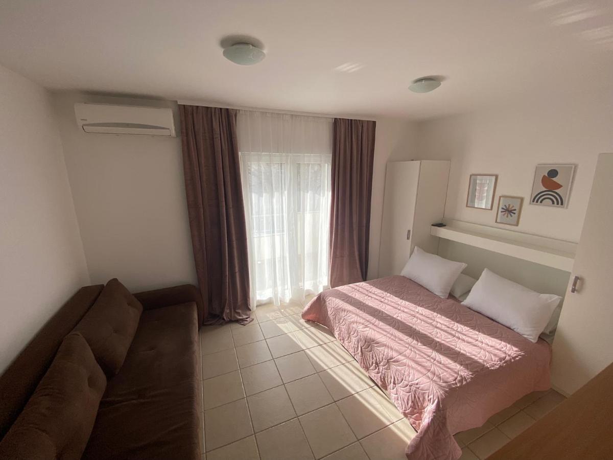 Apartment Luna Дрвеник Екстериор снимка