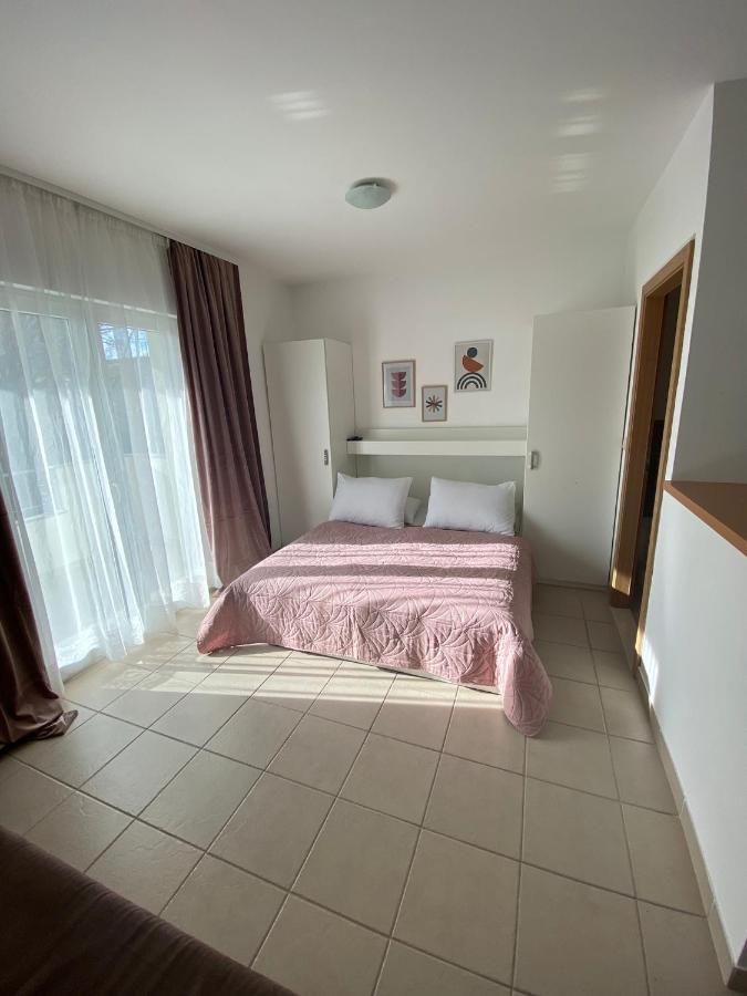 Apartment Luna Дрвеник Екстериор снимка
